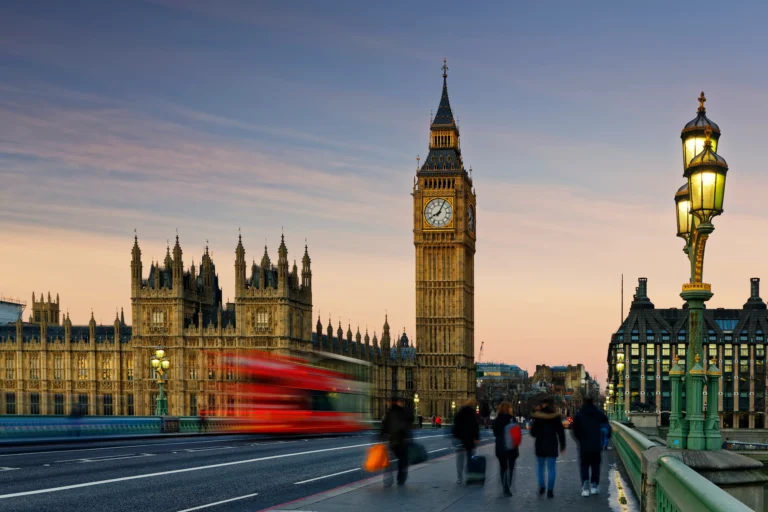 uk bank holidays 2025